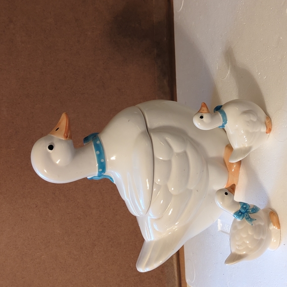 Mother Goose Cookie Jar With Salt And Pepper Shakers - Picture 9 of 16